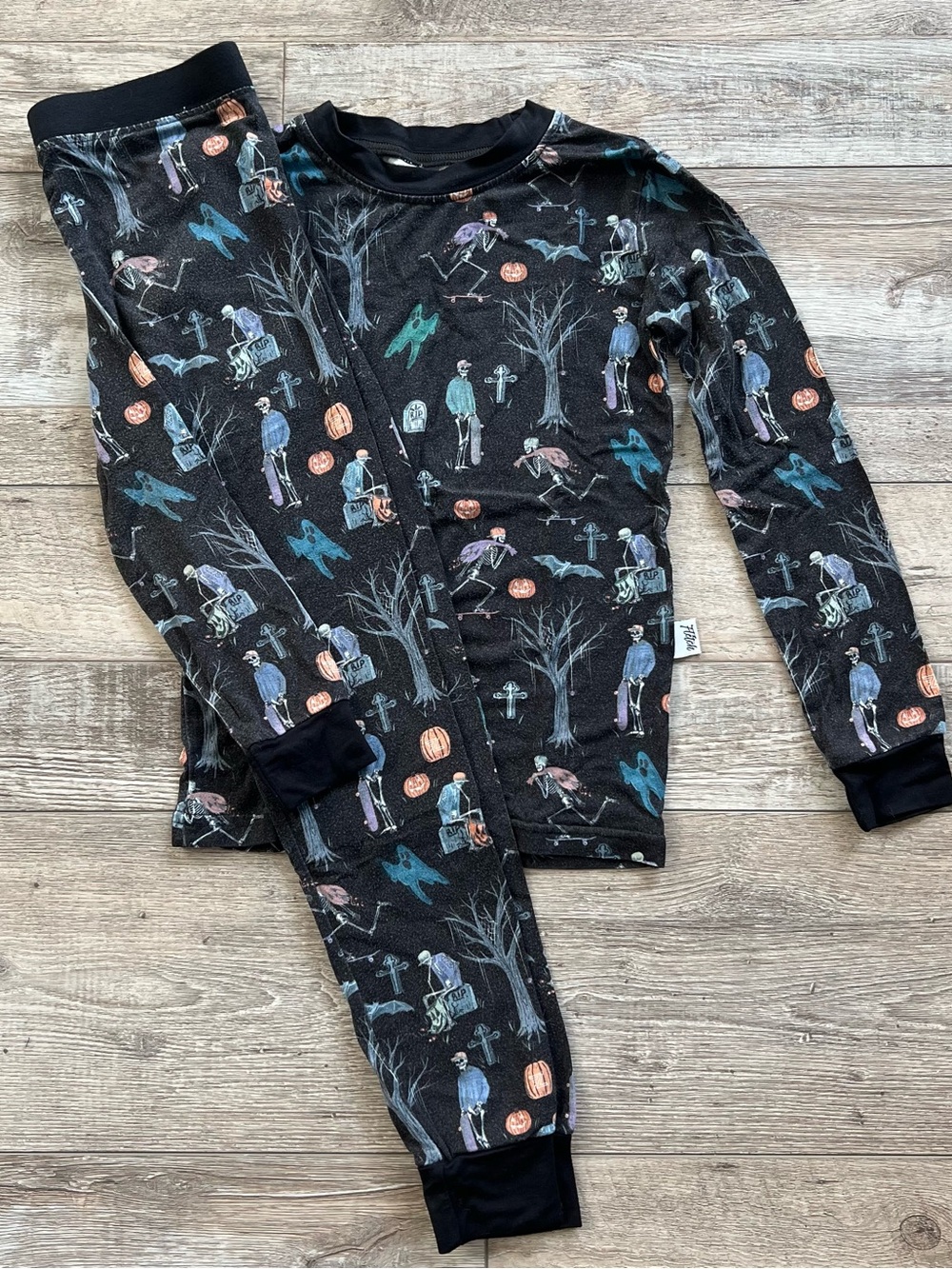 Fletch Brand Skating Skellys 2 Piece Pajama Set Size 5/6